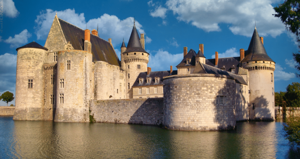 Chateau de Sully-sur-Loire, acquis par Maximilien de Bethume, premier ministre du roi Henri IV