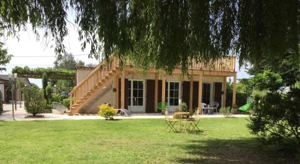 façade des chambres d'hôtes cervina à germigny des prés