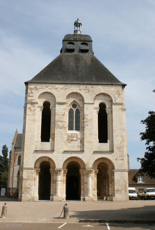 Tour porche de la Basilique de Fleury à Saint-Benoit-sur-Loire