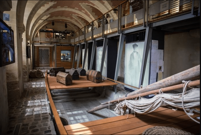 reconstitution d'un bateaud de loire une gabare pour le musée de la marine de loire à chateauneuf sur loire